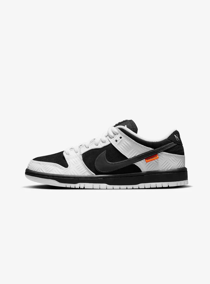 Nike SB Dunk Low TIGHTBOOTH - Shoes and Streetwear – HubResell Nike SB Dunk Low TIGHTBOOTH - Shoes and Streetwear – HubResell