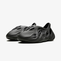 Adidas Yeezy Foam RNNR Carbon - HubResell.com - Streetwear e Sneakers Limitate