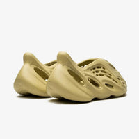 Adidas Yeezy Foam RNNR Sulfur - HubResell.com - Streetwear e Sneakers Limitate